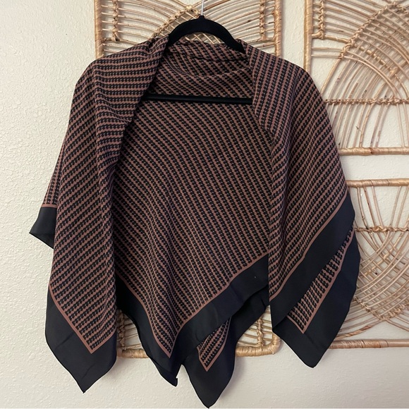 100% Pure Silk Scarf Shawl Bandana Wrap Large 41"x43" Made In Korea B1 - Picture 2 of 5